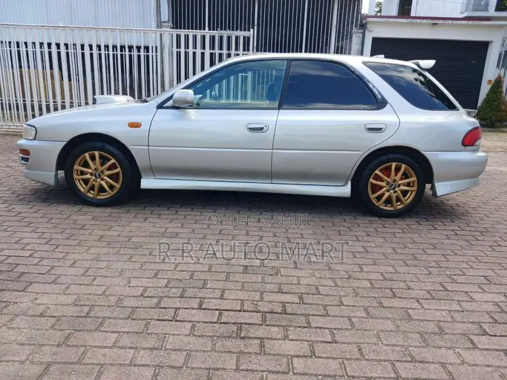 Subaru Impreza 2000 Car (Used)