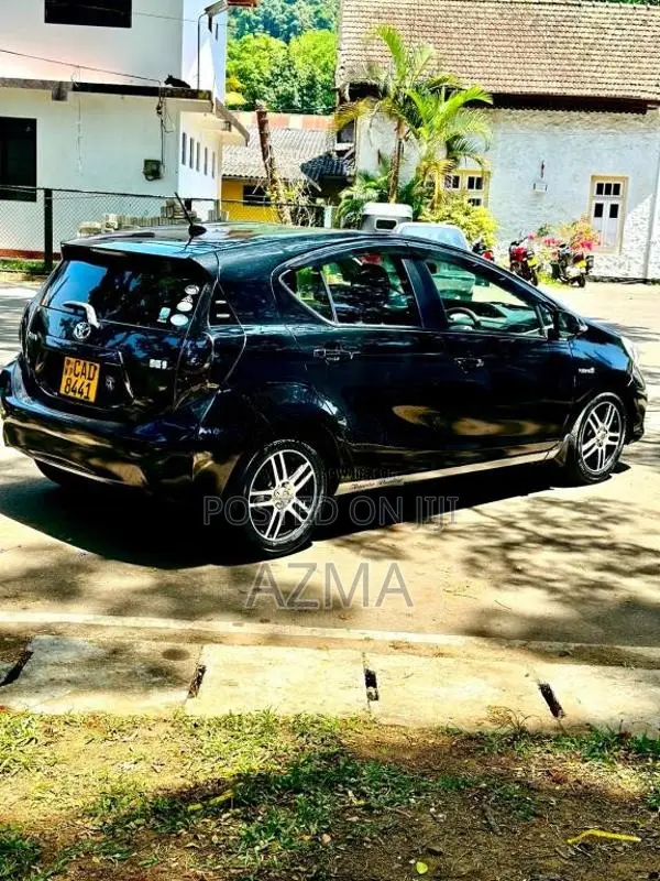 Toyota Aqua 2013 Car (Used)