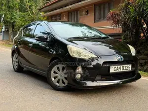 Toyota Aqua 2013 Car (Used)
