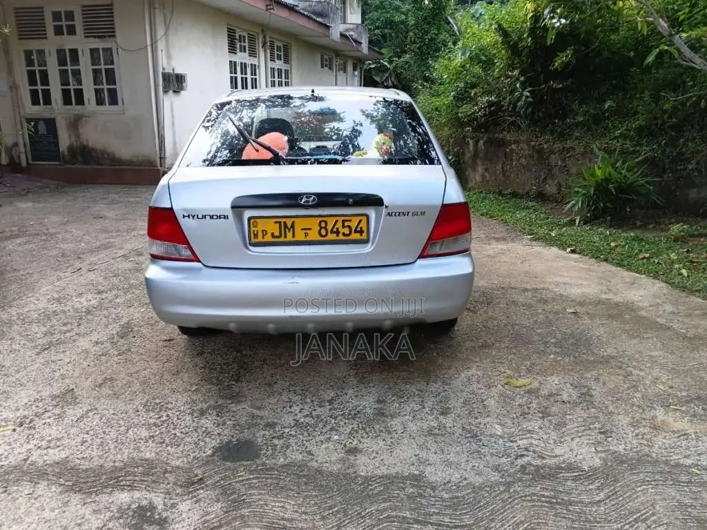 Hyundai Accent 2004 Car (Used)
