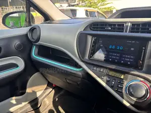 Toyota Aqua 2012 Car (Used)