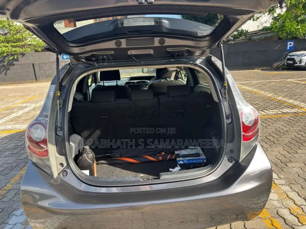 Toyota Aqua 2012 Car (Used)