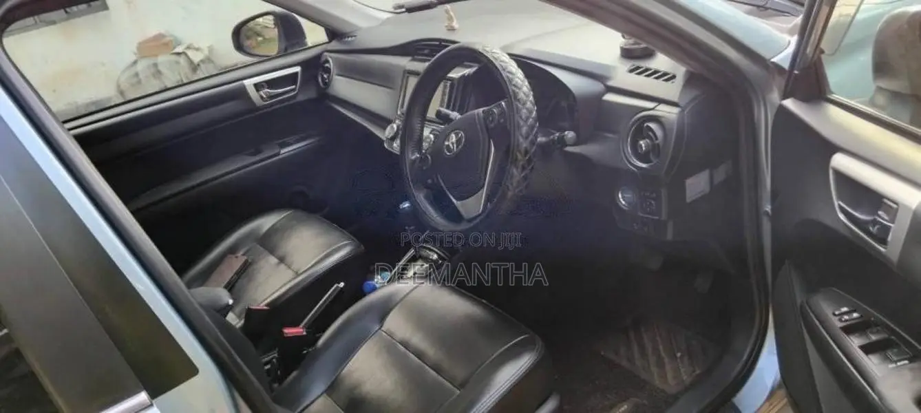 Toyota Axio 2015 Car (Used)