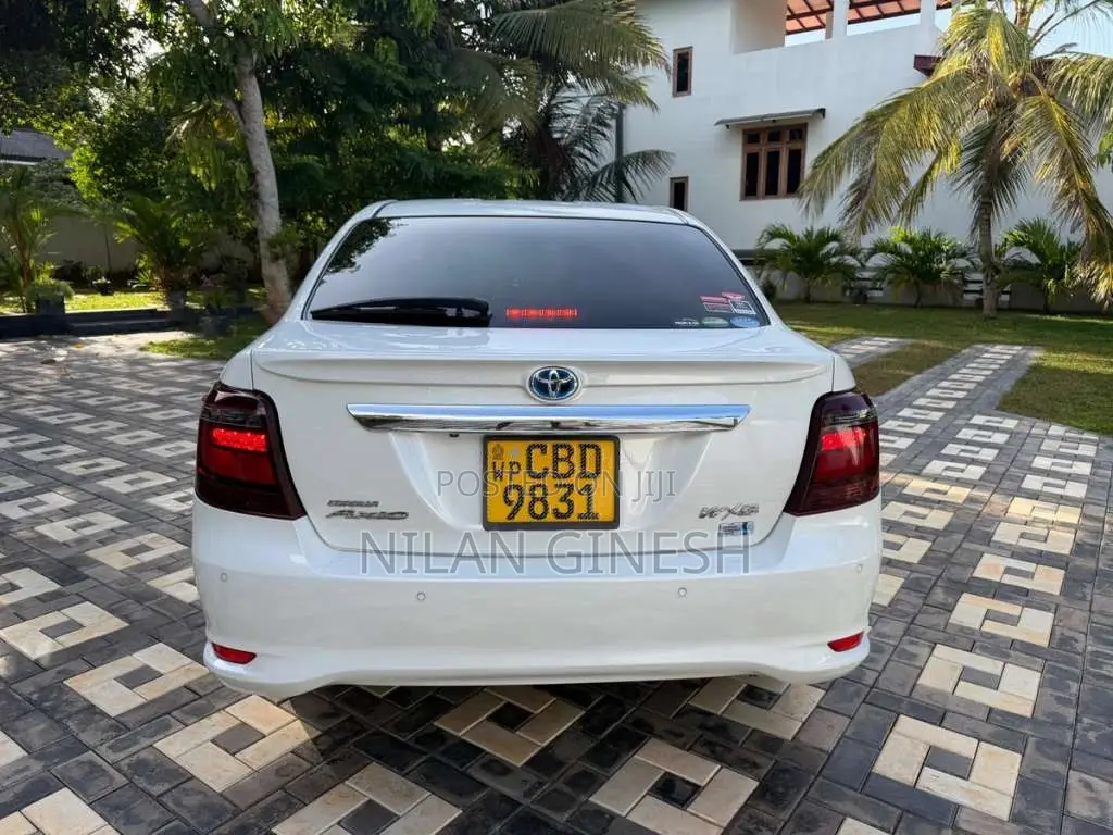 Toyota Axio 2018 Car (Used)