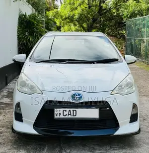 Toyota Aqua 2013 Car (Used)