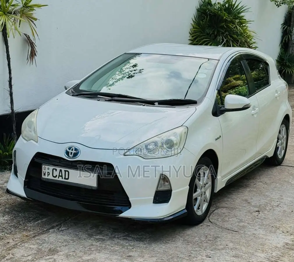 Toyota Aqua 2013 Car (Used)