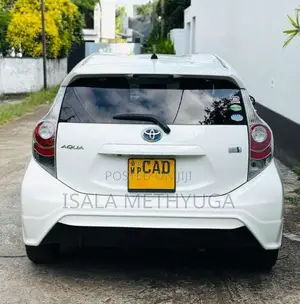 Toyota Aqua 2013 Car (Used)