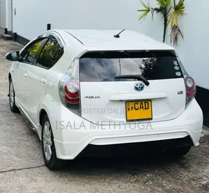 Toyota Aqua 2013 Car (Used)