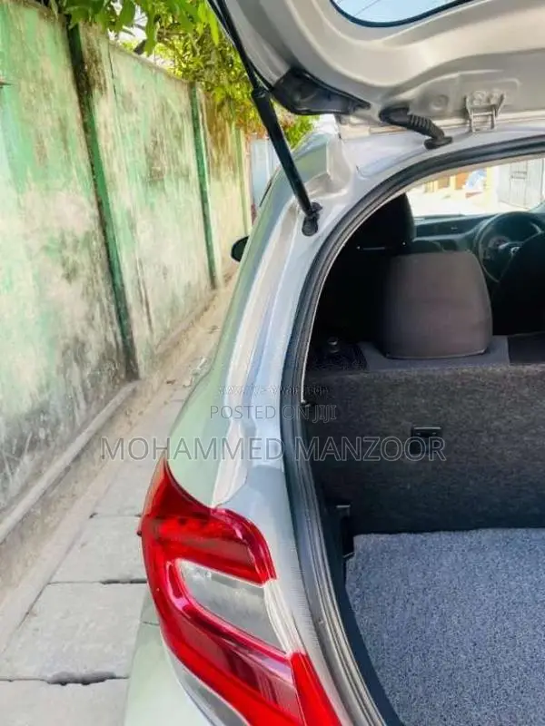 Toyota Vitz 2017 Car (Used)