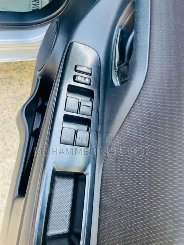 Toyota Vitz 2017 Car (Used)
