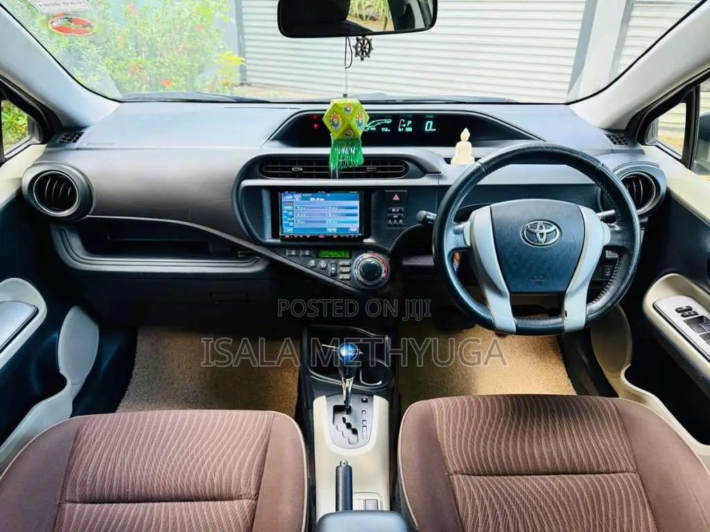 Toyota Aqua 2013 Car (Used)