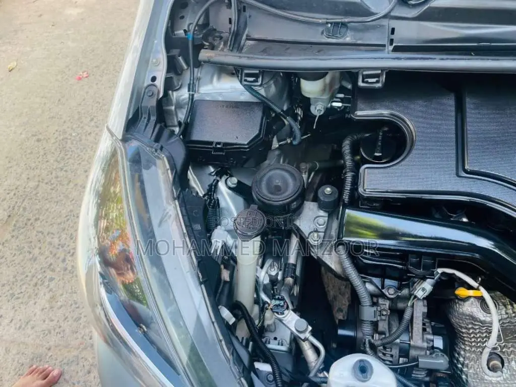 Toyota Vitz 2017 Car (Used)