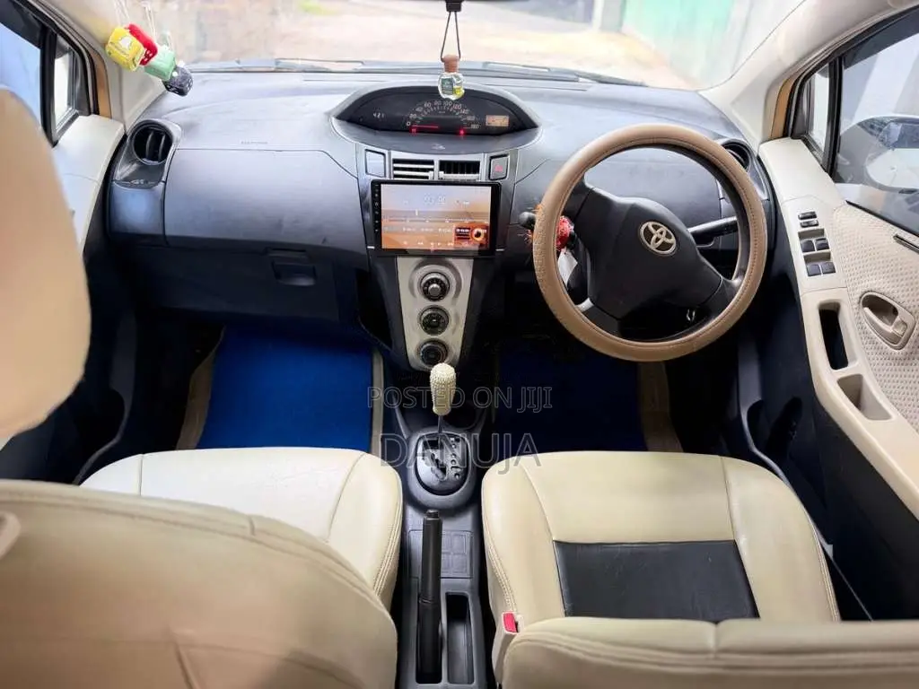 Toyota Vitz 2007 Car (Used)
