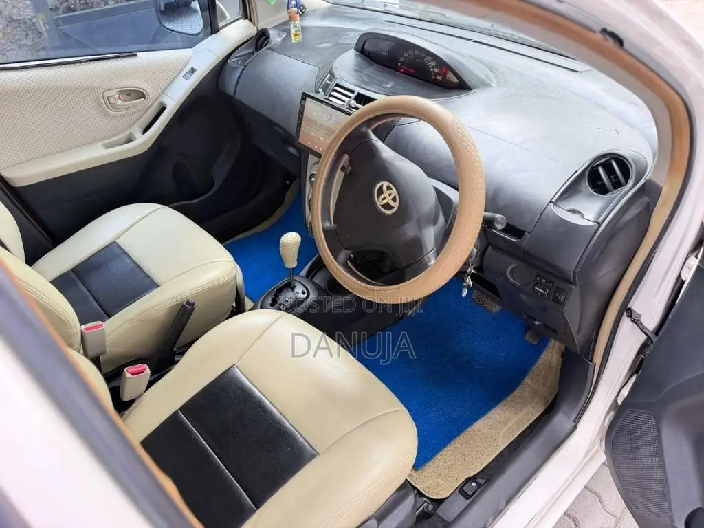 Toyota Vitz 2007 Car (Used)