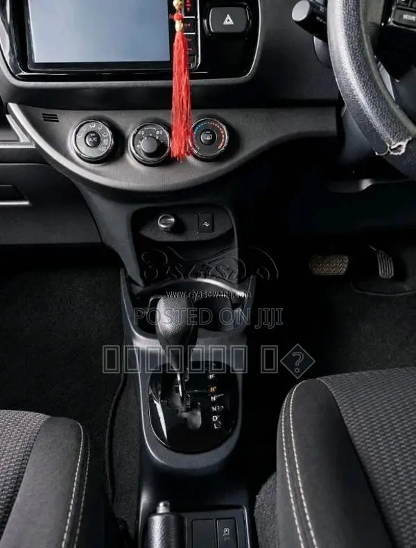 Toyota Vitz 2019 Car (Used)