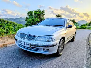 Nissan N16 2000 Car (Used)
