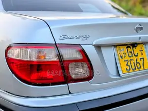 Nissan N16 2000 Car (Used)