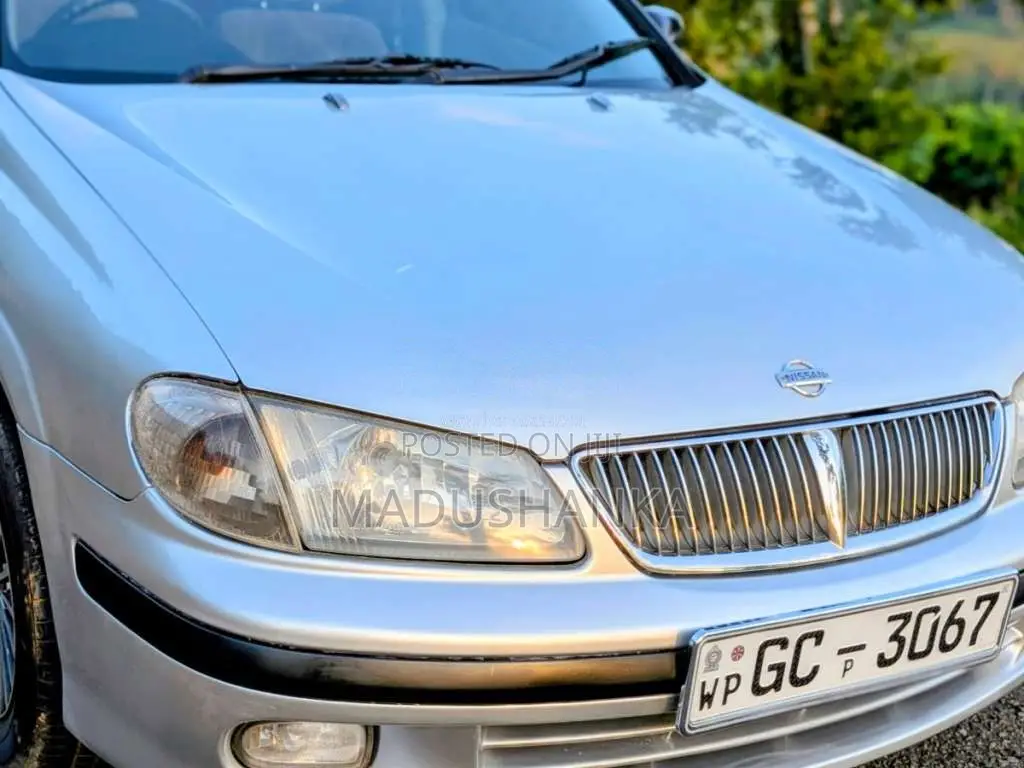 Nissan N16 2000 Car (Used)