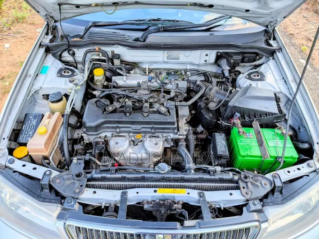 Nissan N16 2000 Car (Used)