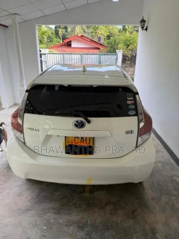 Toyota Aqua 2016 Car (Used)