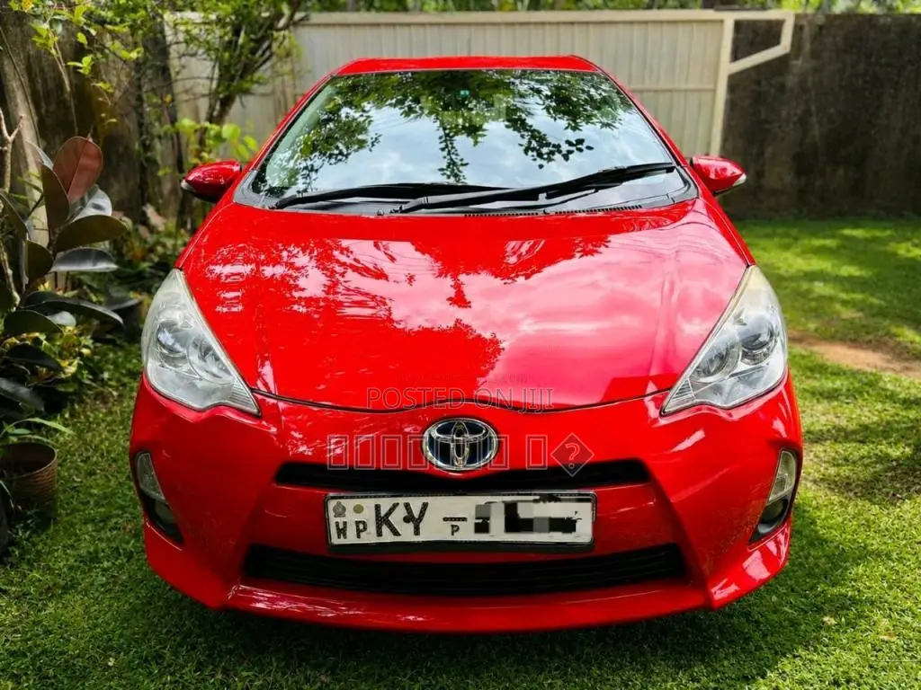 Toyota Aqua 2014 Car (Used)
