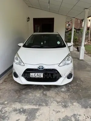 Toyota Aqua 2016 Car (Used)