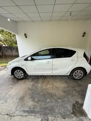 Toyota Aqua 2016 Car (Used)