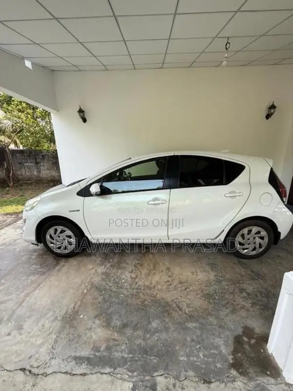 Toyota Aqua 2016 Car (Used)