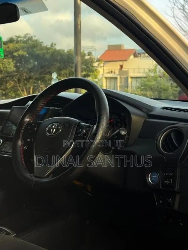 Toyota Axio 2013 Car (Used)