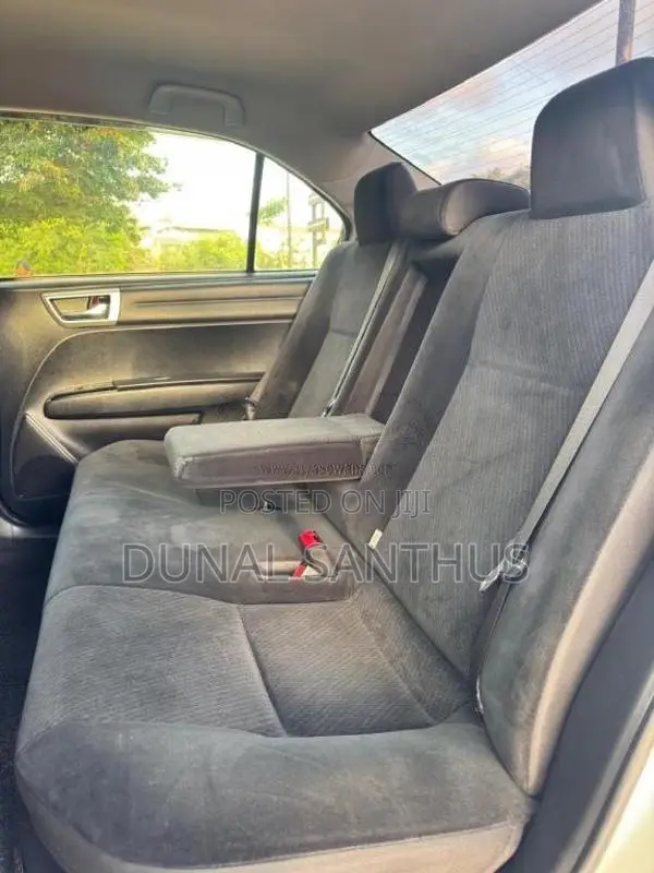 Toyota Axio 2013 Car (Used)