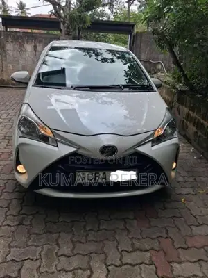 Toyota Vitz 2017 Car (Used)