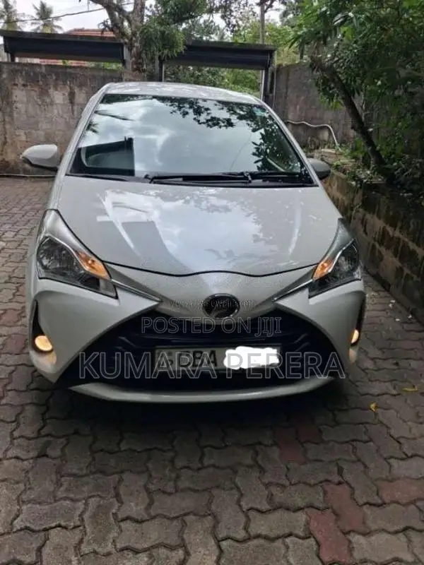 Toyota Vitz 2017 Car (Used)
