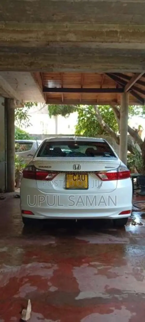 Honda Grace 2017 Car (Used)