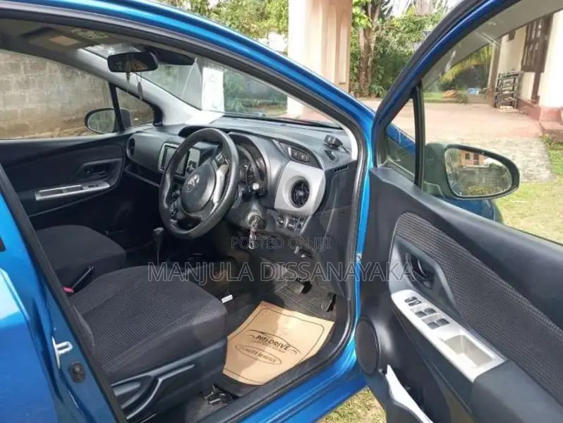 Toyota Vitz 2016 Car (Used)