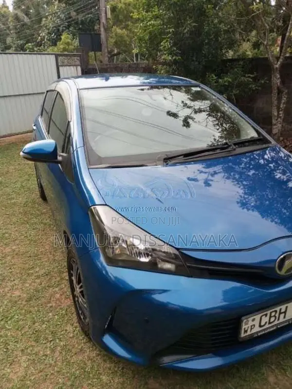 Toyota Vitz 2016 Car (Used)
