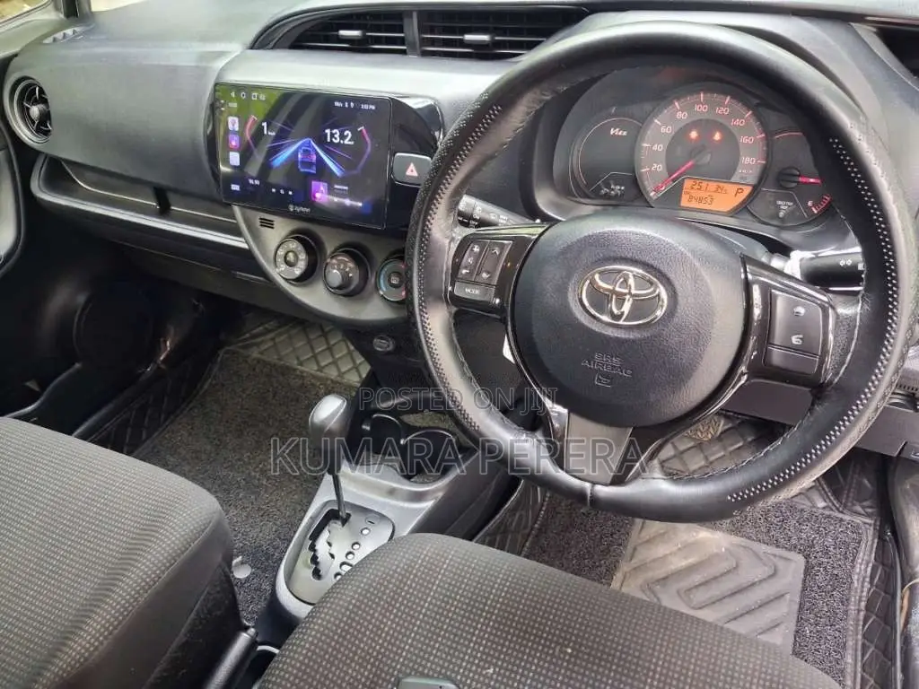 Toyota Vitz 2017 Car (Used)