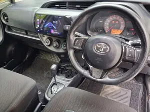 Toyota Vitz 2017 Car (Used)