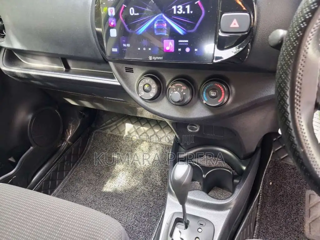 Toyota Vitz 2017 Car (Used)