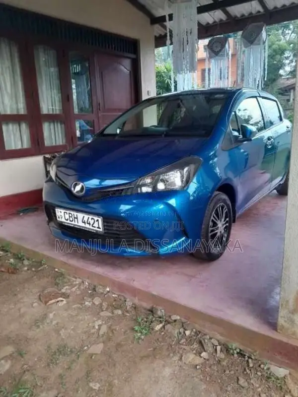 Toyota Vitz 2016 Car (Used)