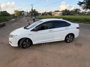 Honda Grace 2016 Car (Used)