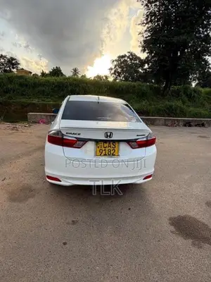 Honda Grace 2016 Car (Used)