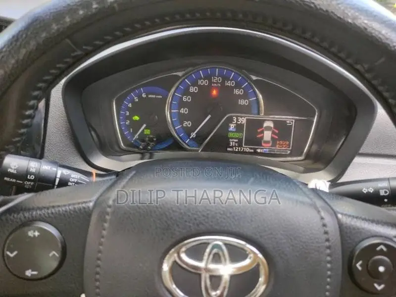 Toyota Axio 2016 Car (Used)
