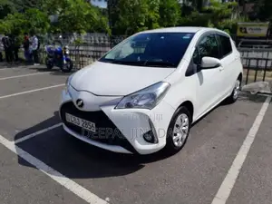 Toyota Vitz 2017 Car (Used)