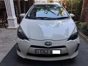 Toyota Aqua 2013 Car (Used)