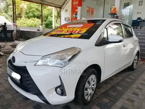 Toyota Vitz 2018 Car (Used)