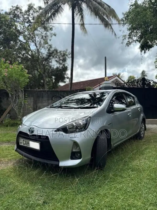 Toyota Aqua S Limited 2013 Car (Used)