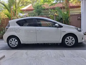 Toyota Aqua 2013 Car (Used)