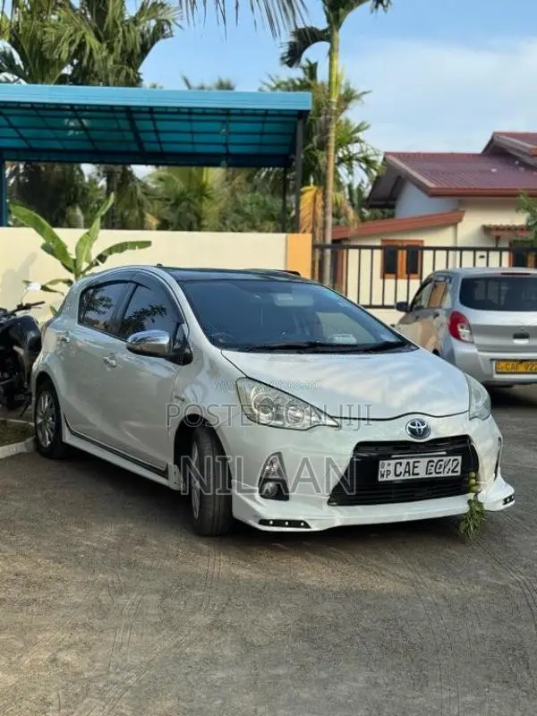 Toyota Aqua 2013 Car (Used)