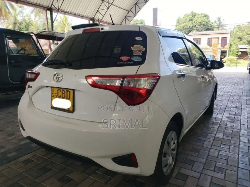Toyota Vitz 2018 Car (Used)