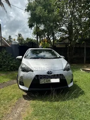 Toyota Aqua S Limited 2013 Car (Used)